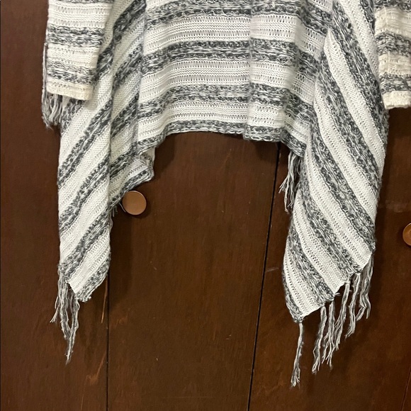 Cato Black and White Striped Cardigan Medium - Picture 11 of 14